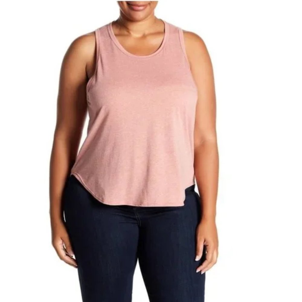 Melrose and Market Curved Hem Tank